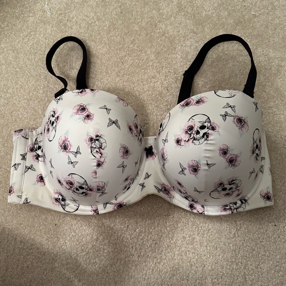 Lightly Worn 42DD Torrid Strapless Push Up Bra